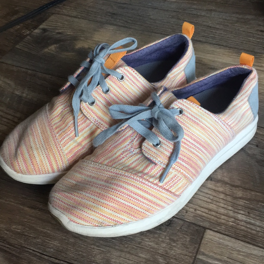 Toms tennis shoes